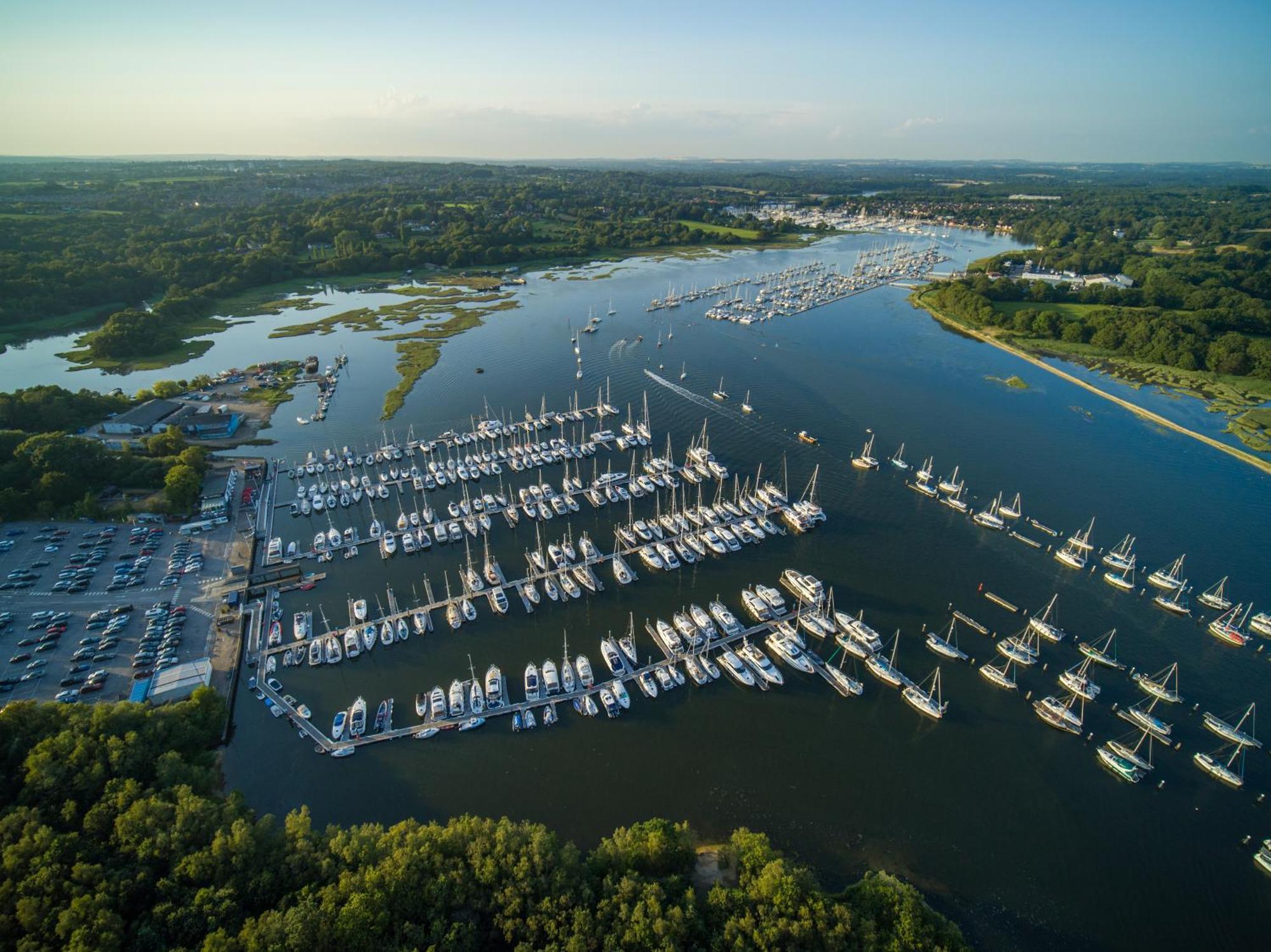 Mercury Yacht Harbour And Holiday Park Bursledon エクステリア 写真