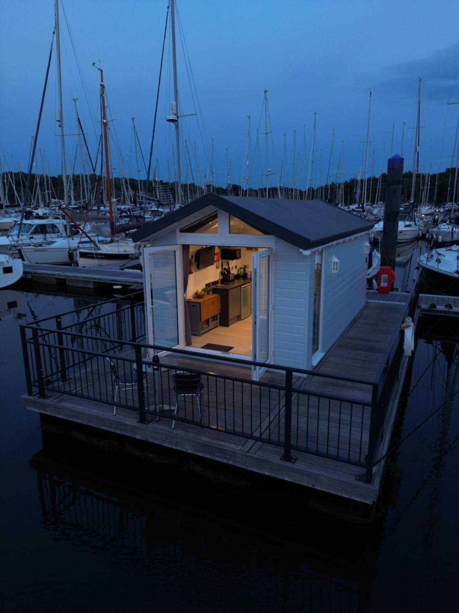 Mercury Yacht Harbour And Holiday Park Bursledon エクステリア 写真