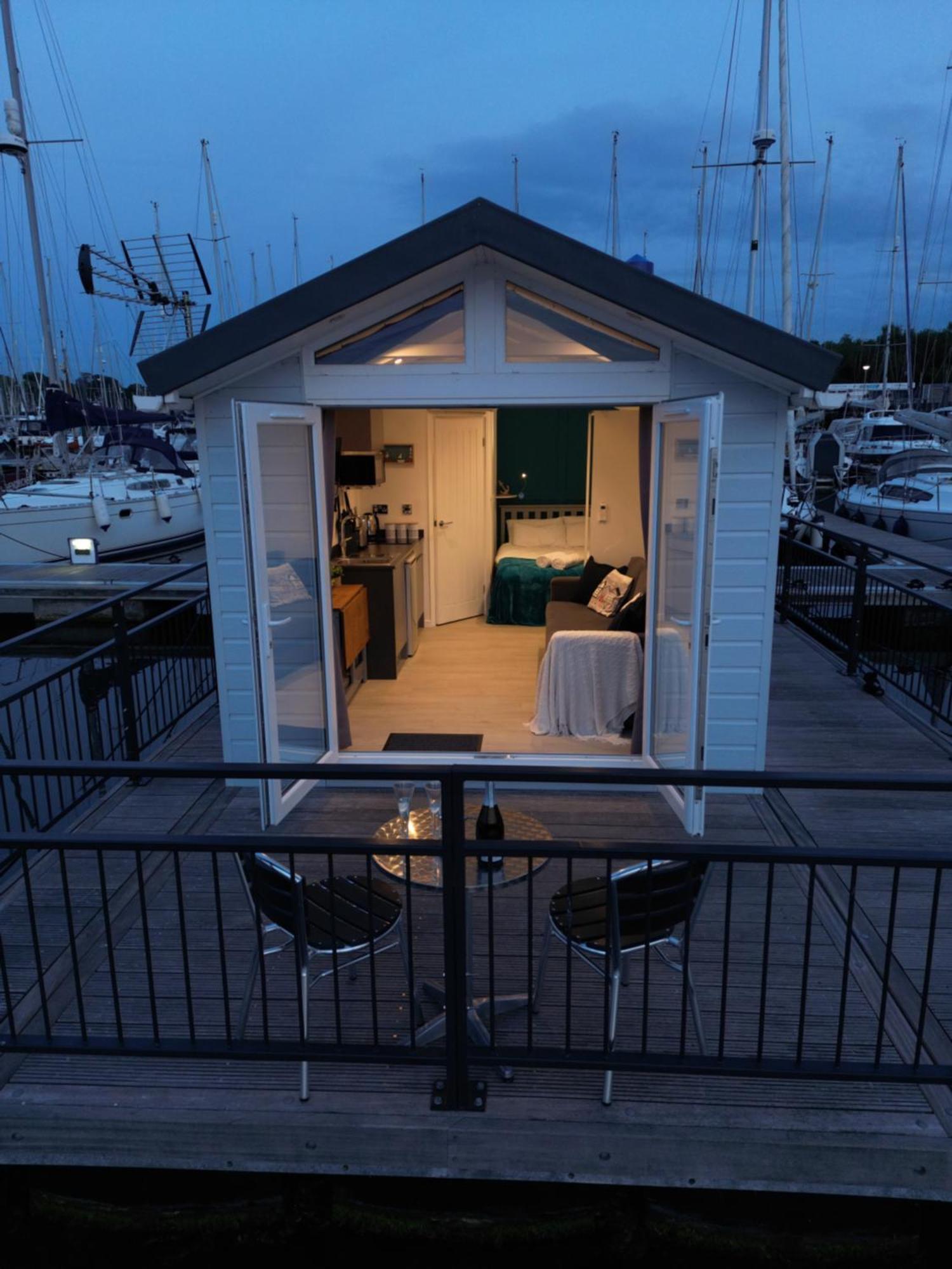 Mercury Yacht Harbour And Holiday Park Bursledon エクステリア 写真
