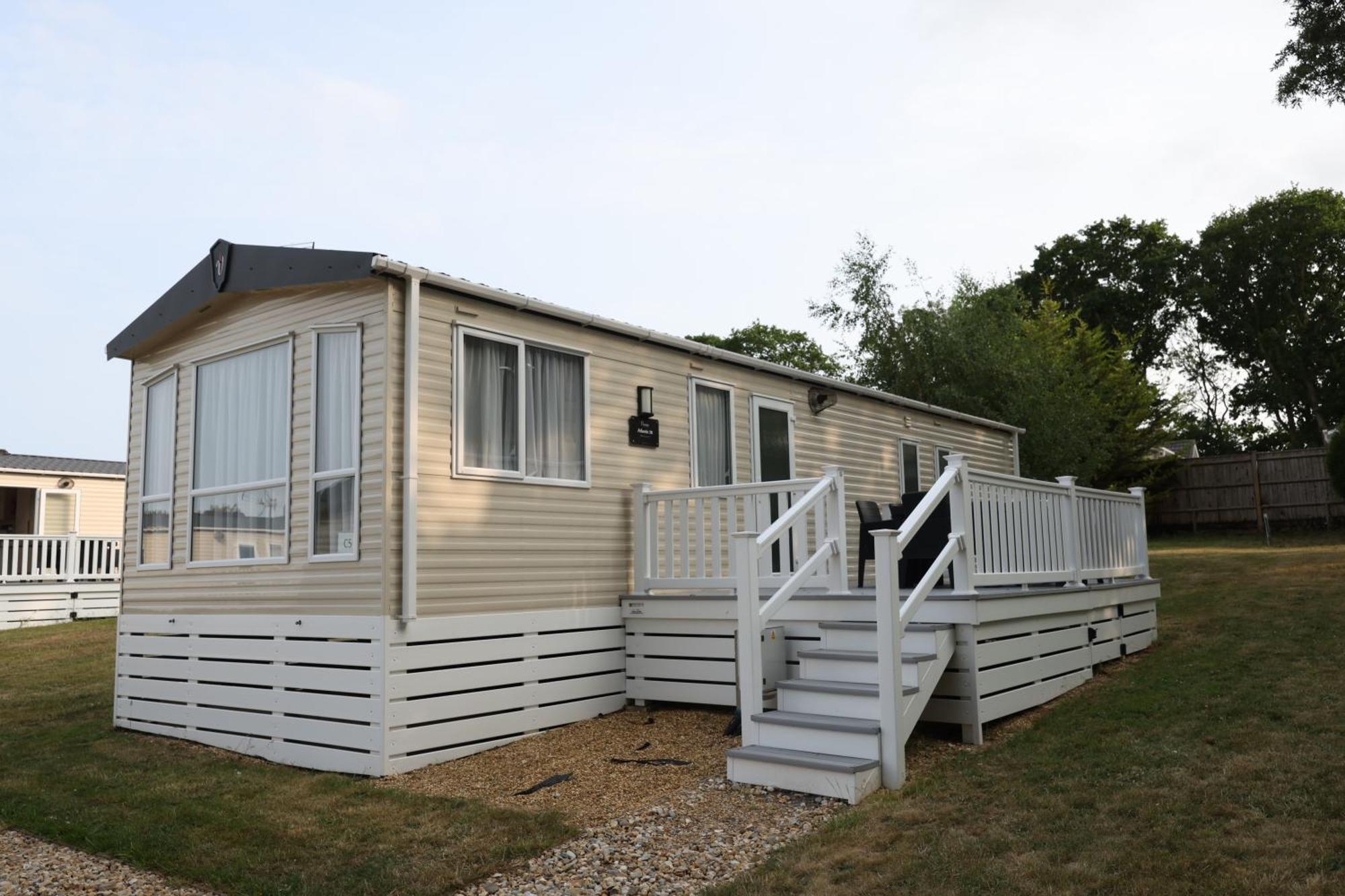 Mercury Yacht Harbour And Holiday Park Bursledon エクステリア 写真